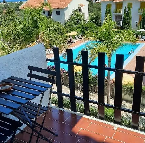 بيت للعطل Nora Velha T0+1 Em