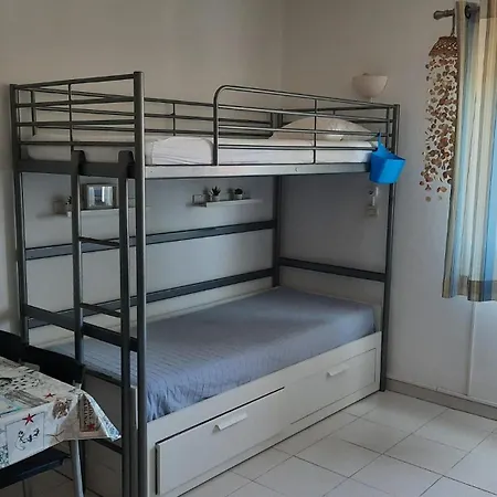 Nora Velha T0+1 Em タヴィラ